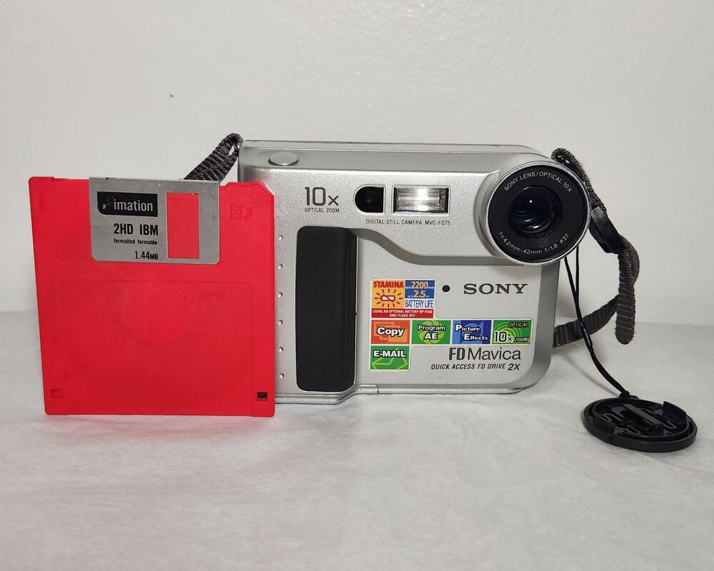 Sony UNTESTED FD Mavica MVC-FD75 With Floppy Disk Digital Still Camera